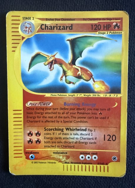Charizard, frente da carta